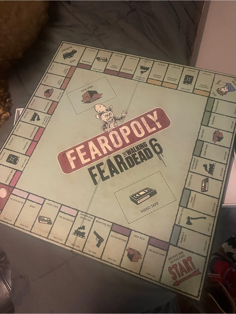 NEW Fearopoly: The Walking Dead 6 Board Game; Set distributed Item